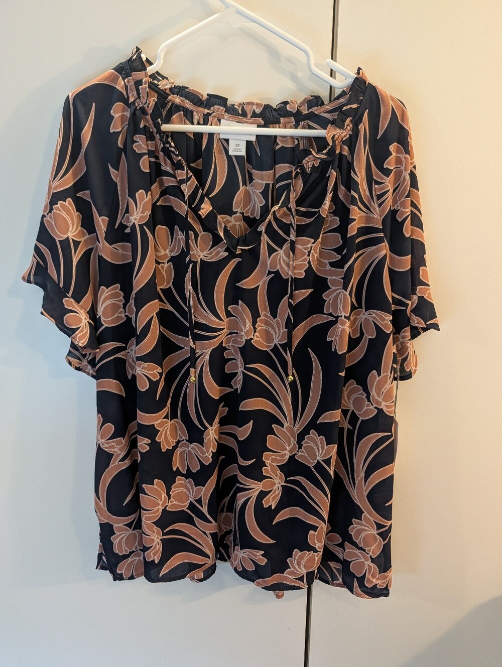 Liz Claiborne Blue Floral Short-Sleeve Blouse with Peach Print Woman's 2X NWT